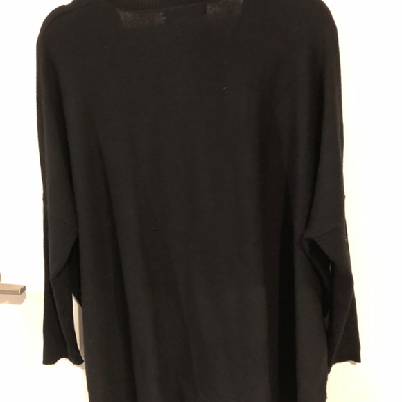JOSEPH A. Oversized black v-neck - Picture 3 of 4